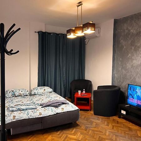 Emi Apartaments Bukarest Exteriör bild