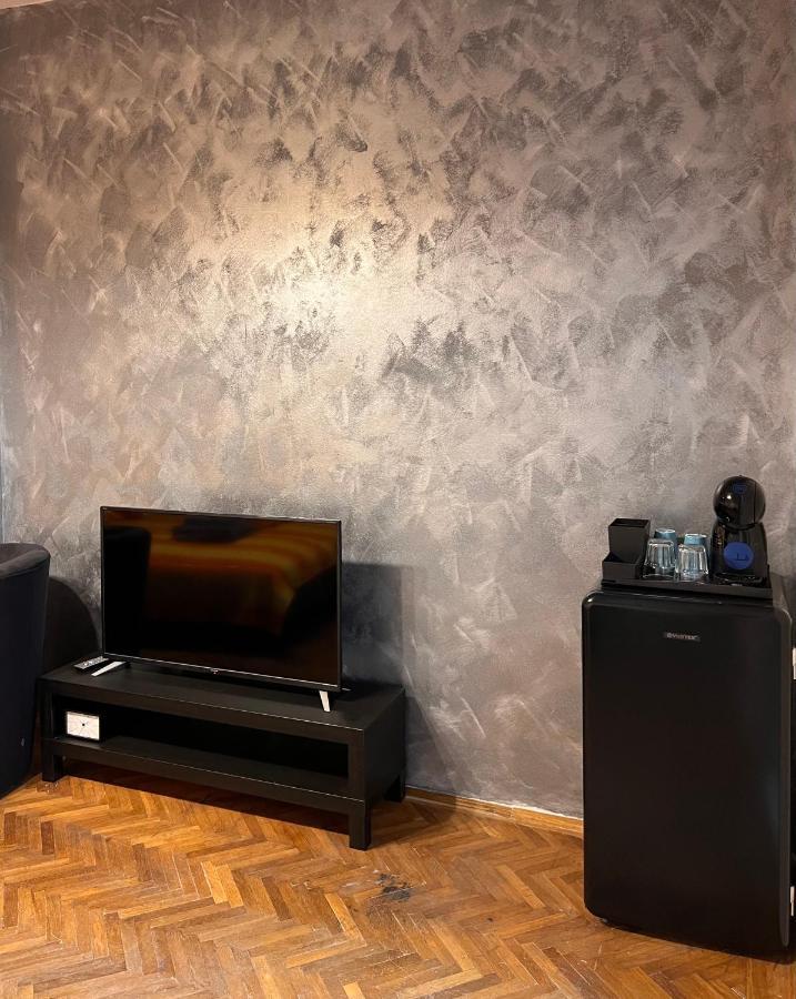 Emi Apartaments Bukarest Exteriör bild