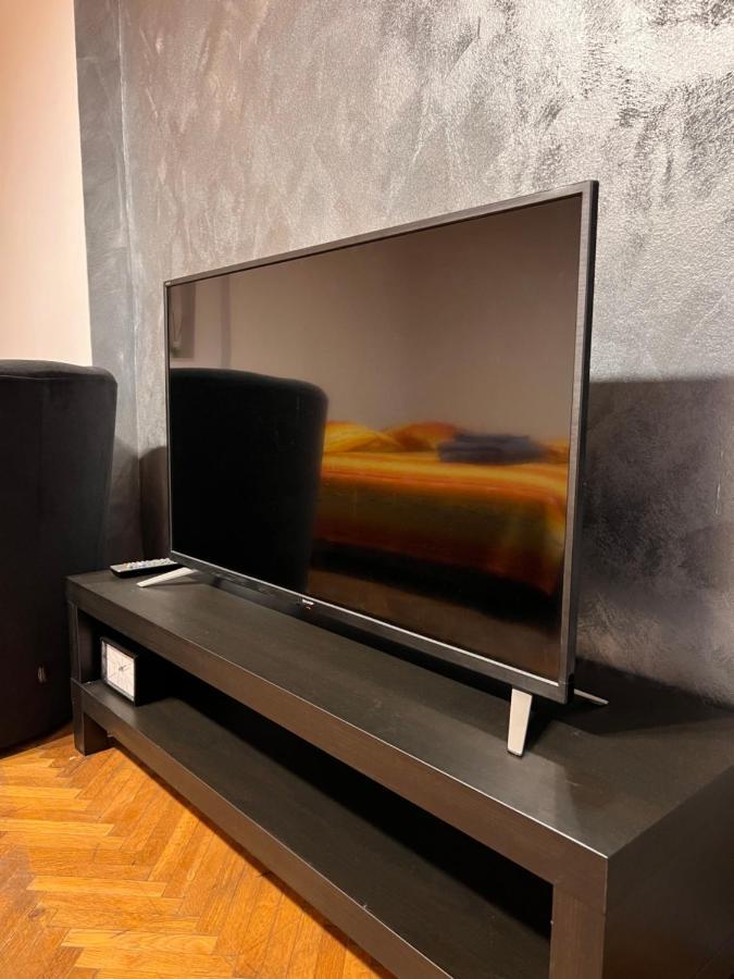 Emi Apartaments Bukarest Exteriör bild