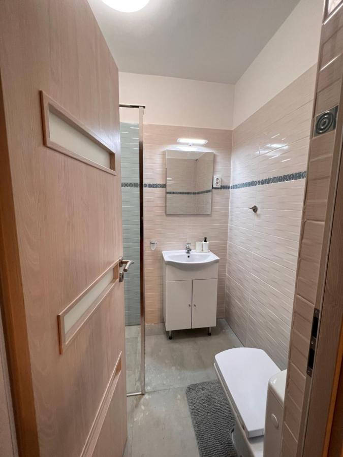 Emi Apartaments Bukarest Exteriör bild